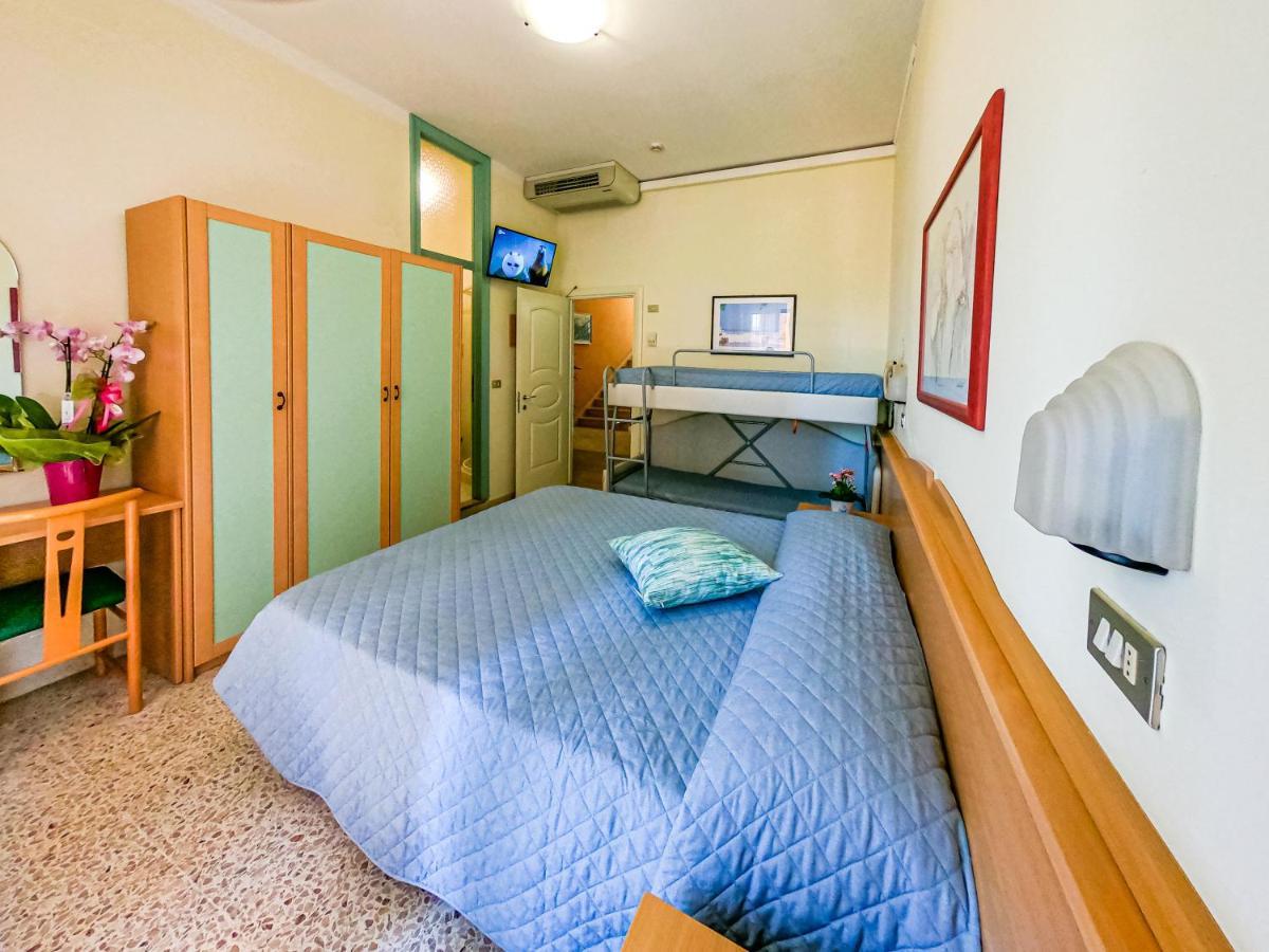 Hotel Simplon Bellaria-Igea Marina Exteriör bild