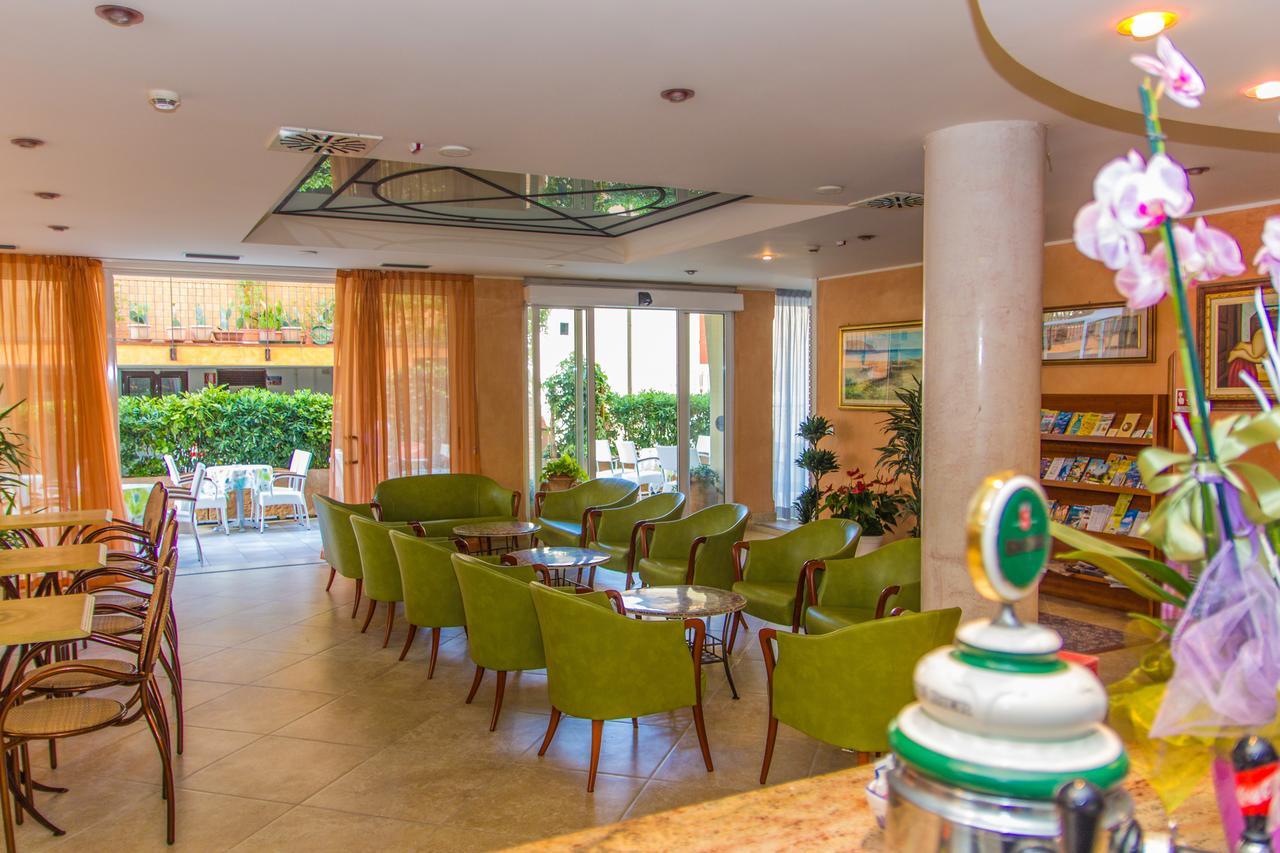 Hotel Simplon Bellaria-Igea Marina Exteriör bild