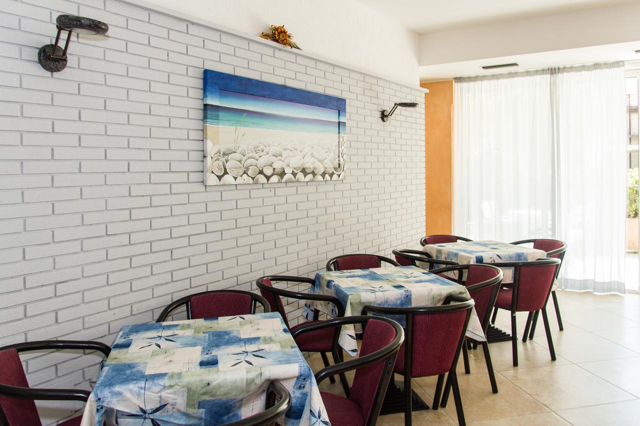 Hotel Simplon Bellaria-Igea Marina Exteriör bild