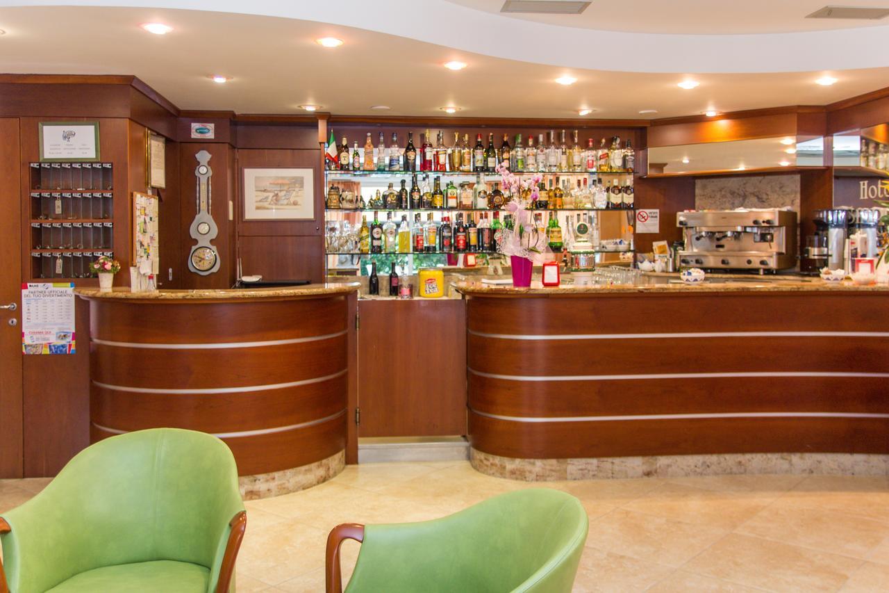 Hotel Simplon Bellaria-Igea Marina Exteriör bild